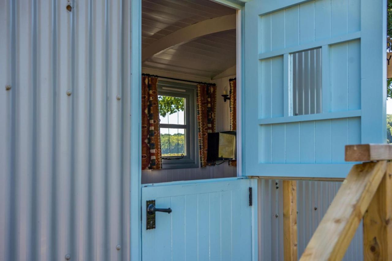 The Hideaway Hut - 1 Bed Shepherds Hut - Hereford Apartment Exterior photo